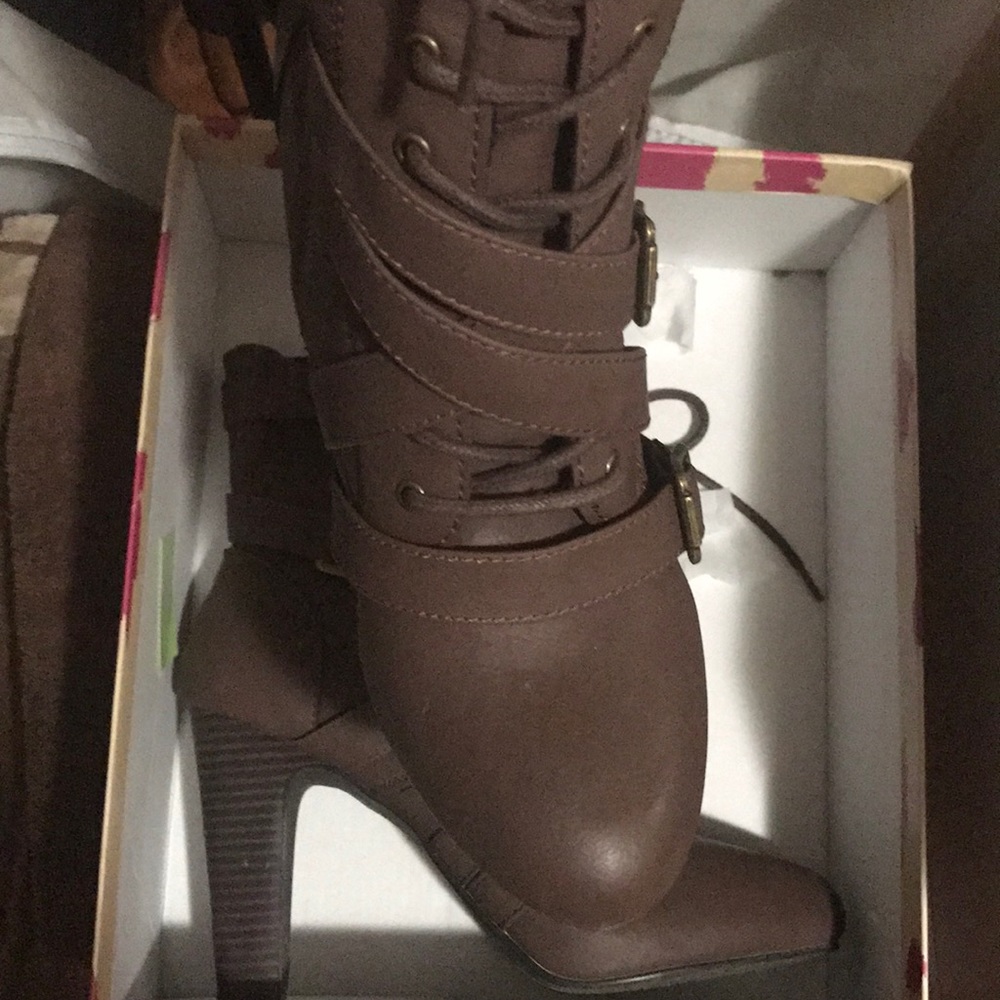 Booties - Picture 4 of 4